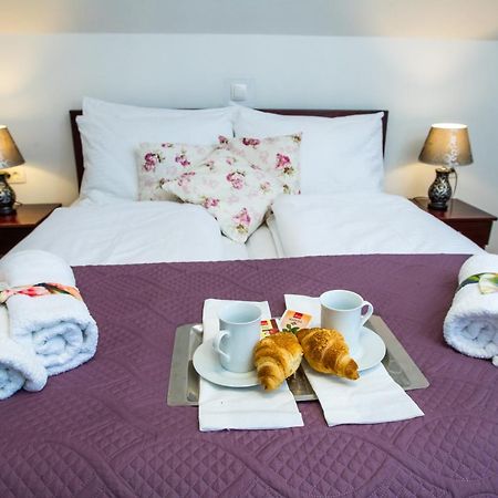 B&B Lady Of The Lake Jezerce Room photo