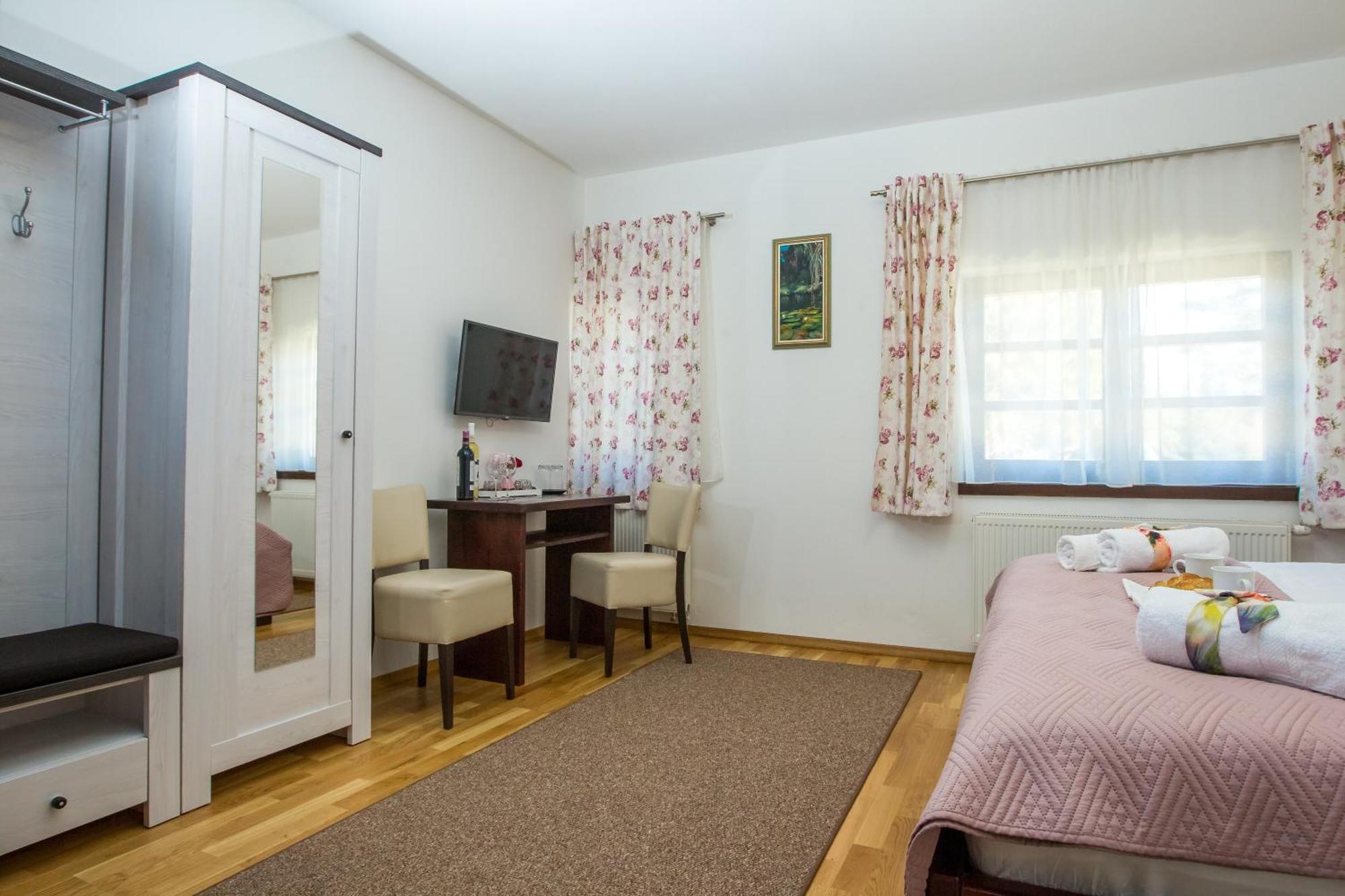 B&B Lady Of The Lake Jezerce Room photo